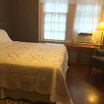Red Lion Bed & Breakfast