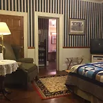 Red Lion Bed & Breakfast