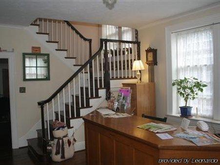 Red Lion Bed & Breakfast 2*
